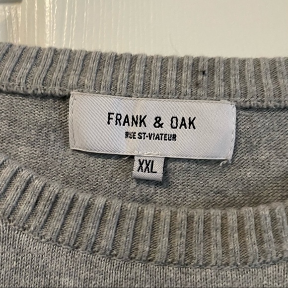 Grey and white striped sweater - Picture 2 of 2